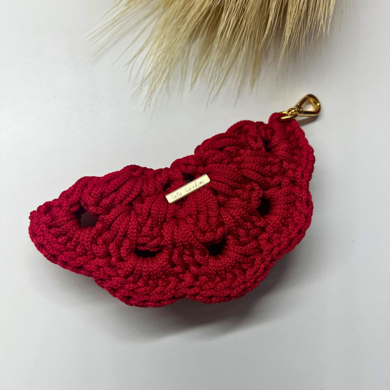 🧶 The Cozy Clamshell – Hand-Knit Eyewear Pouch 🕶️